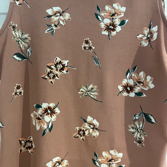 Women’s sleeveless floral top - Picture 3 of 5